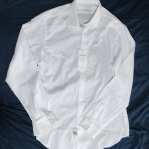 Calvin Klein slim fit Large dress shirt